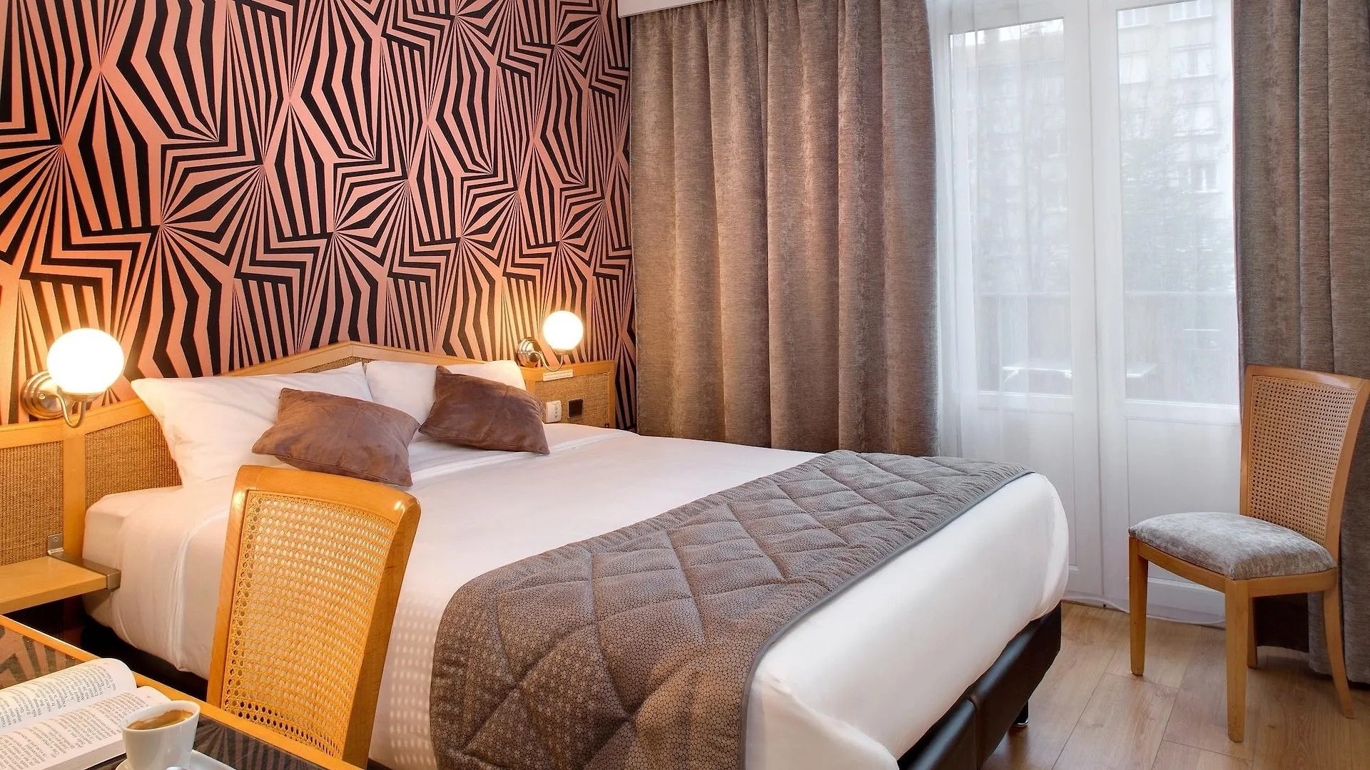 *** Hotel Logis Hôtel du Midi - Saint Etienne Sud France