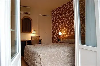 Logis Hotel Du Midi - Saint Etienne Sud